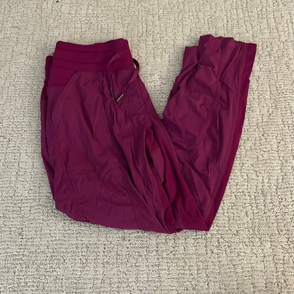 ‼️🍋‼️LULULEMON JOGGERS‼️🍋‼️ - Picture 1 of 3